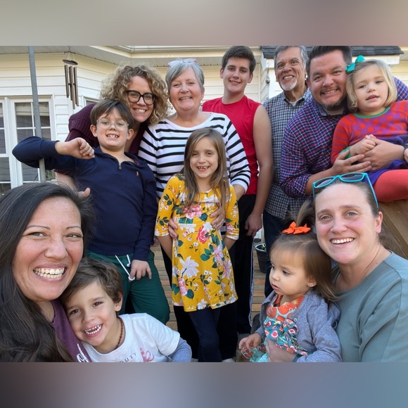 Meet your Posher, Karen - Picture 2 of 10